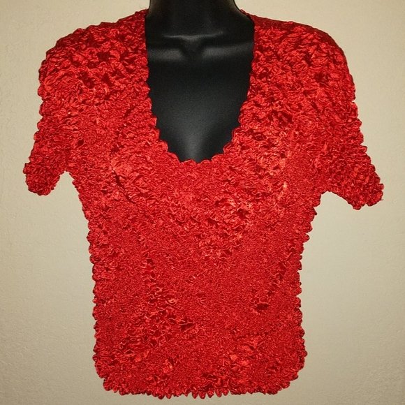 Red Hat Ladies Red Expandable Bubble Top - Picture 1 of 6